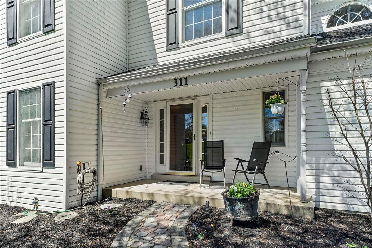 311 Bolton Lane photo 2