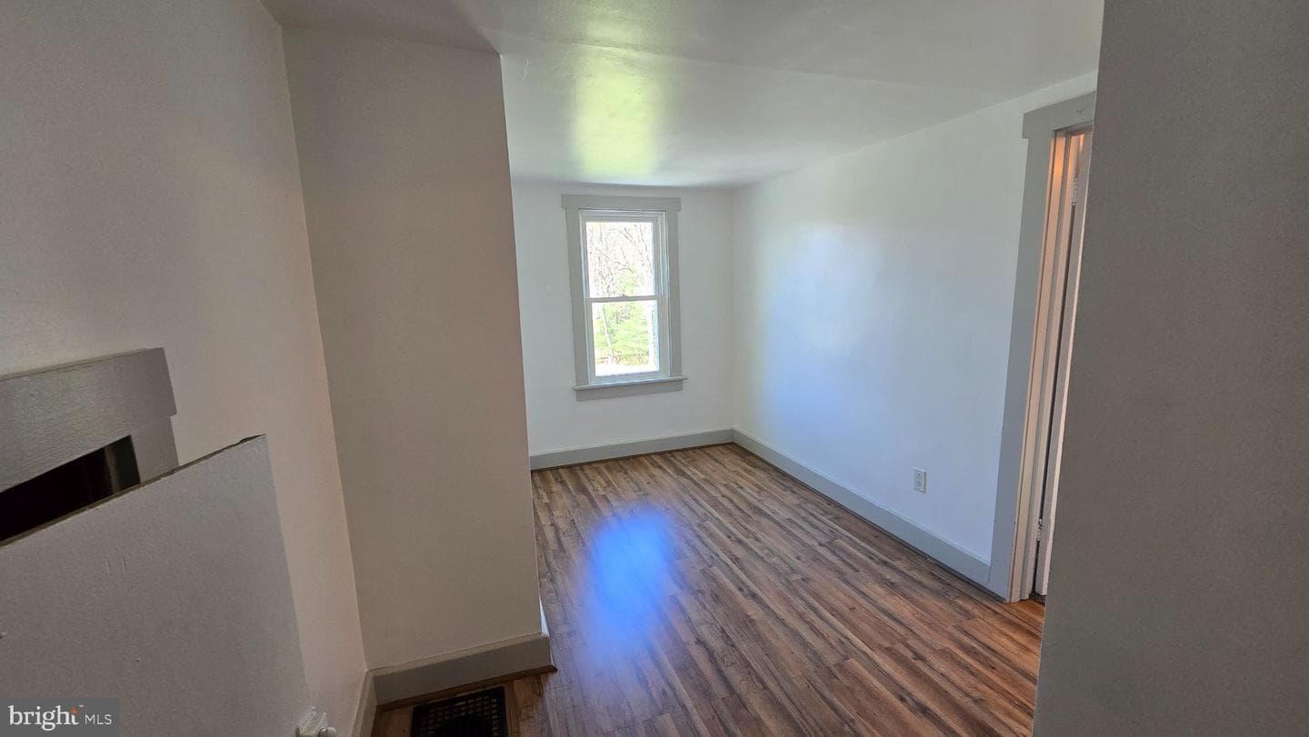 1233 New London Road photo 19