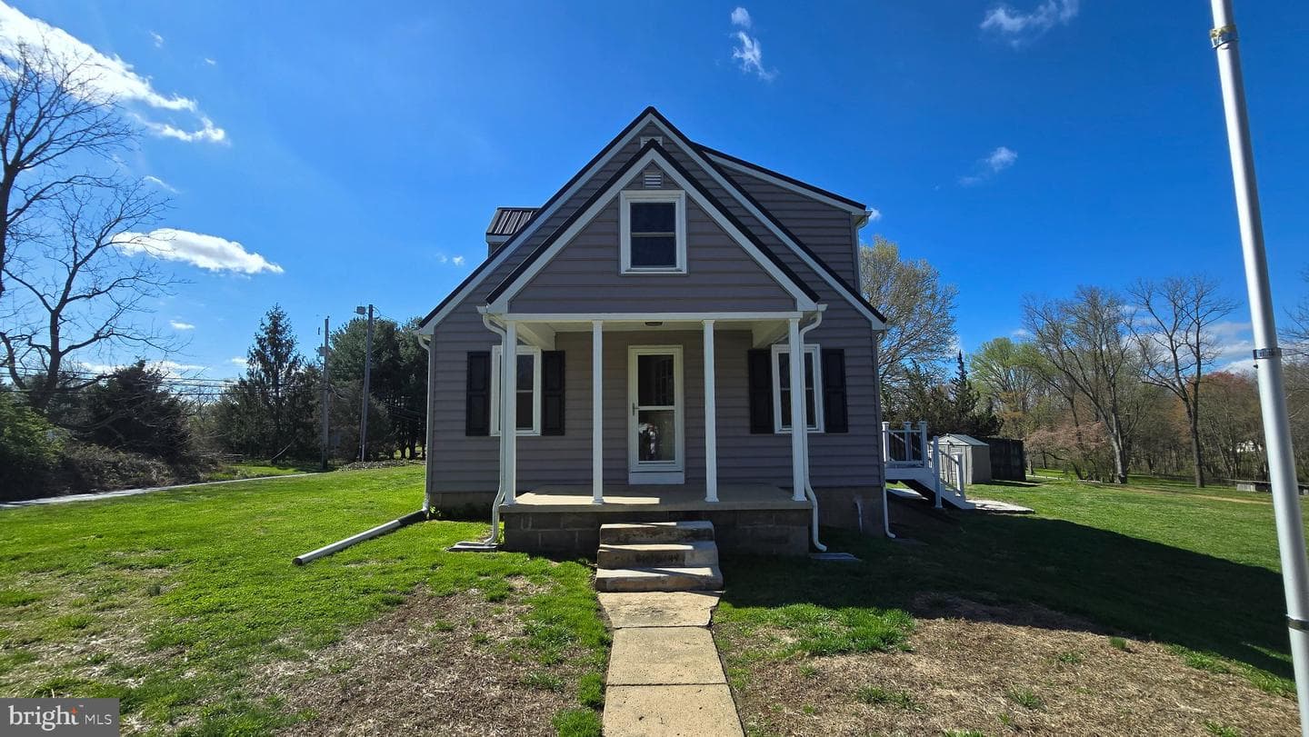 1233 New London Road photo 2