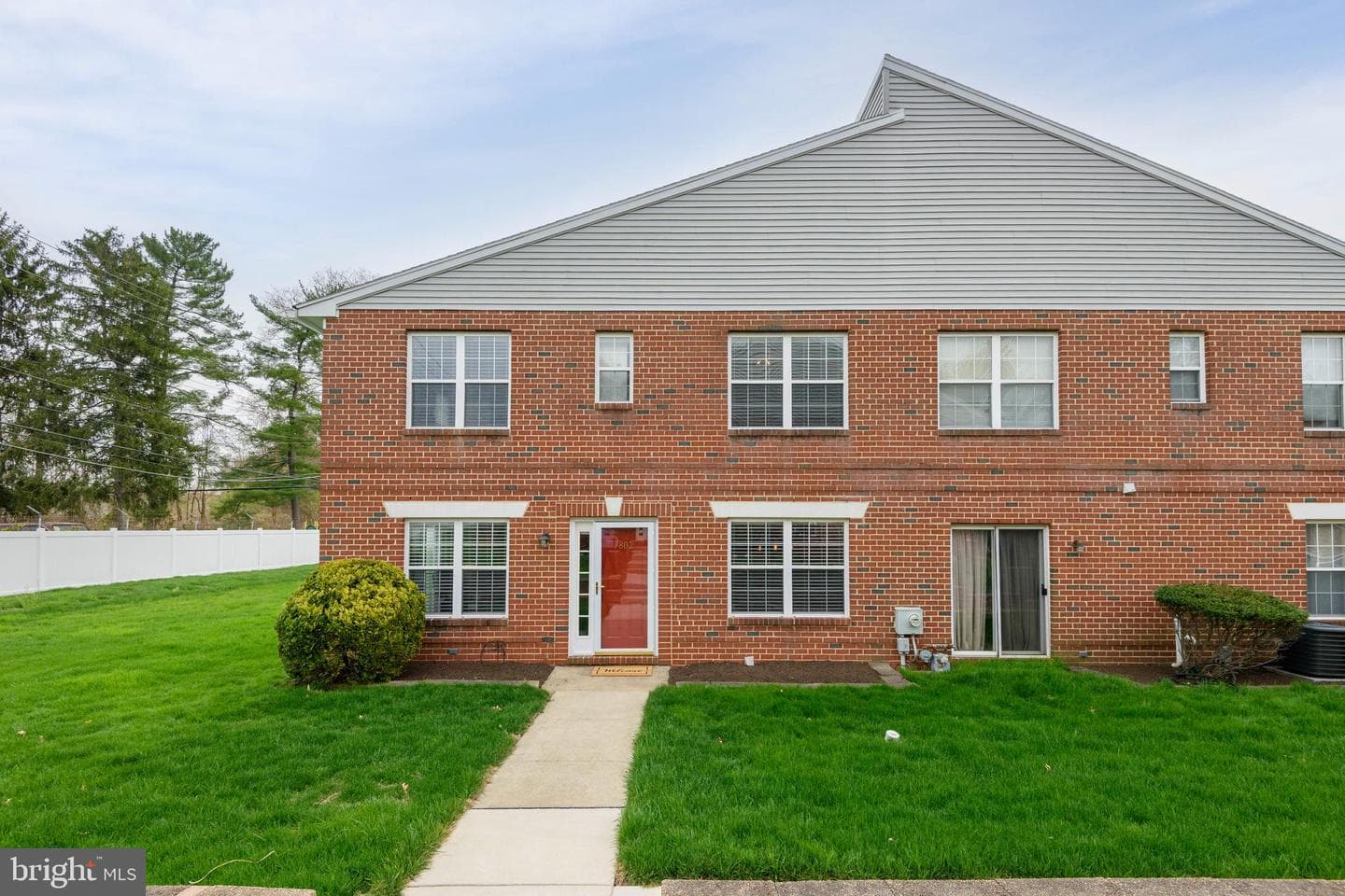750 E Marshall Street #802 photo 2