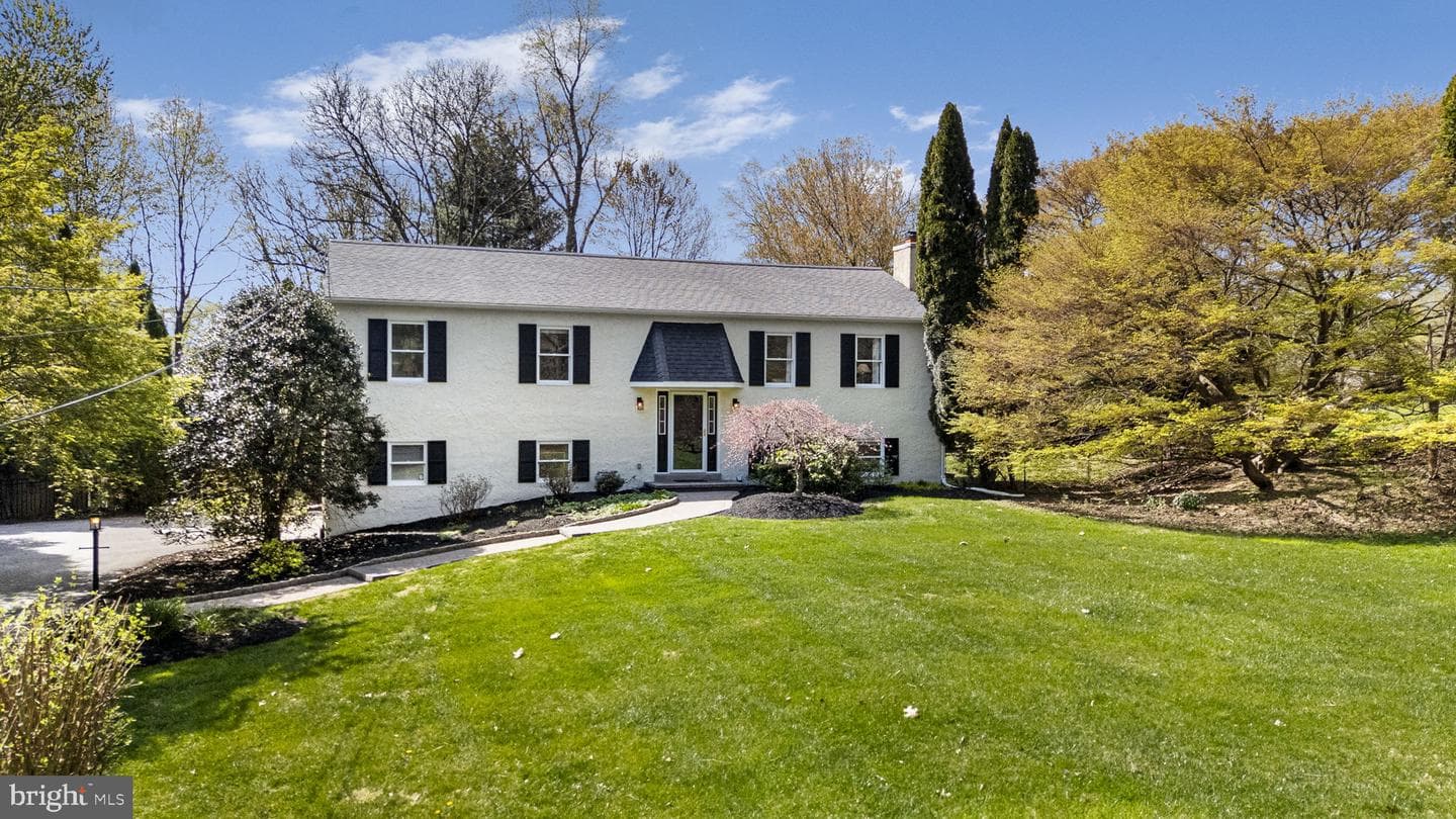 478 Douglas Drive