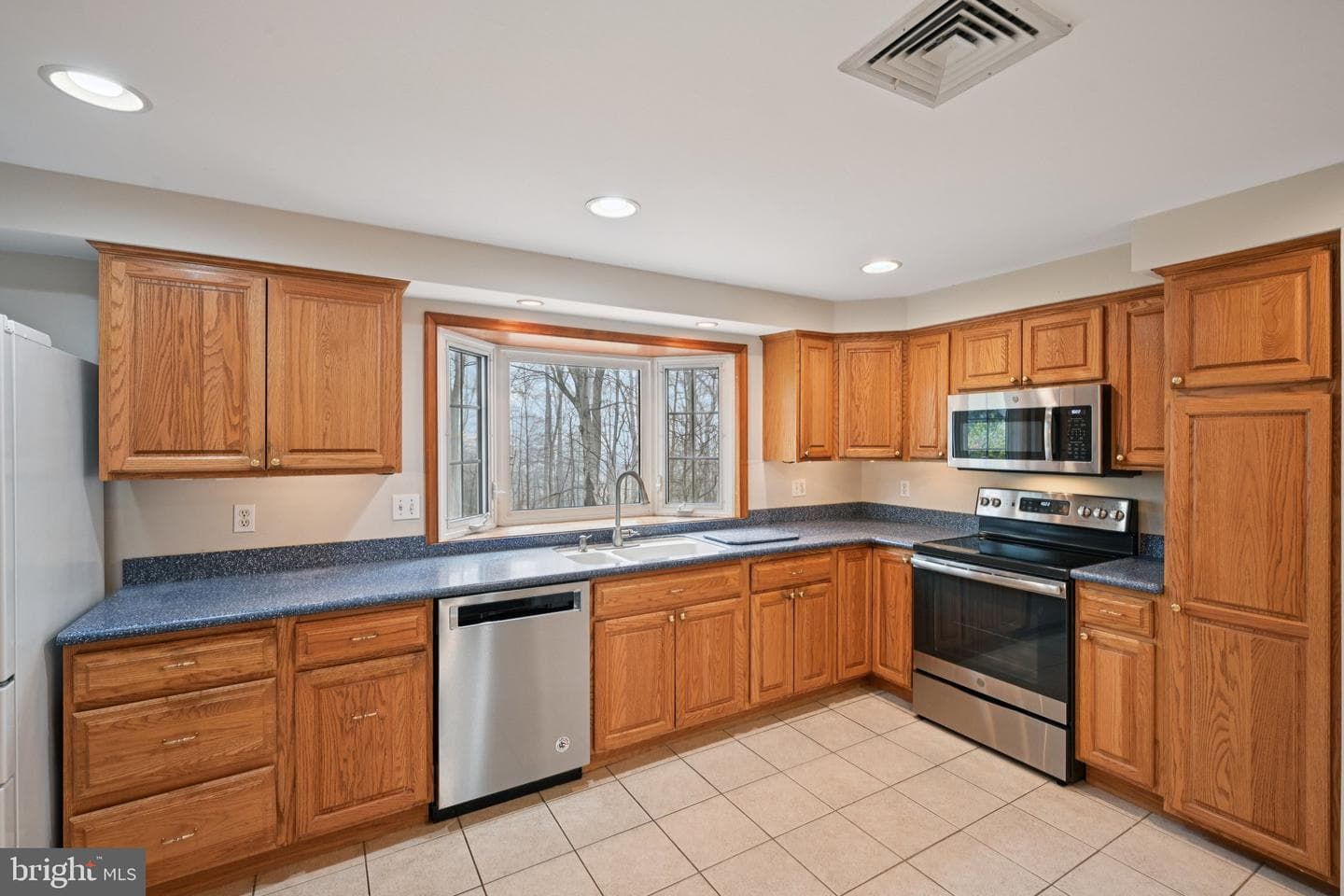 414 Longwood Drive photo 9