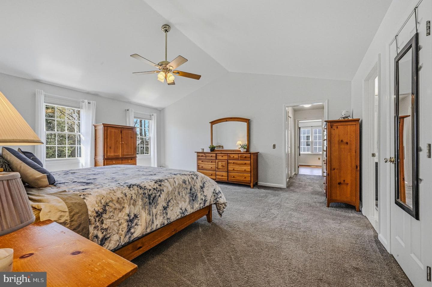 1045 Saint Georges Lane photo 28