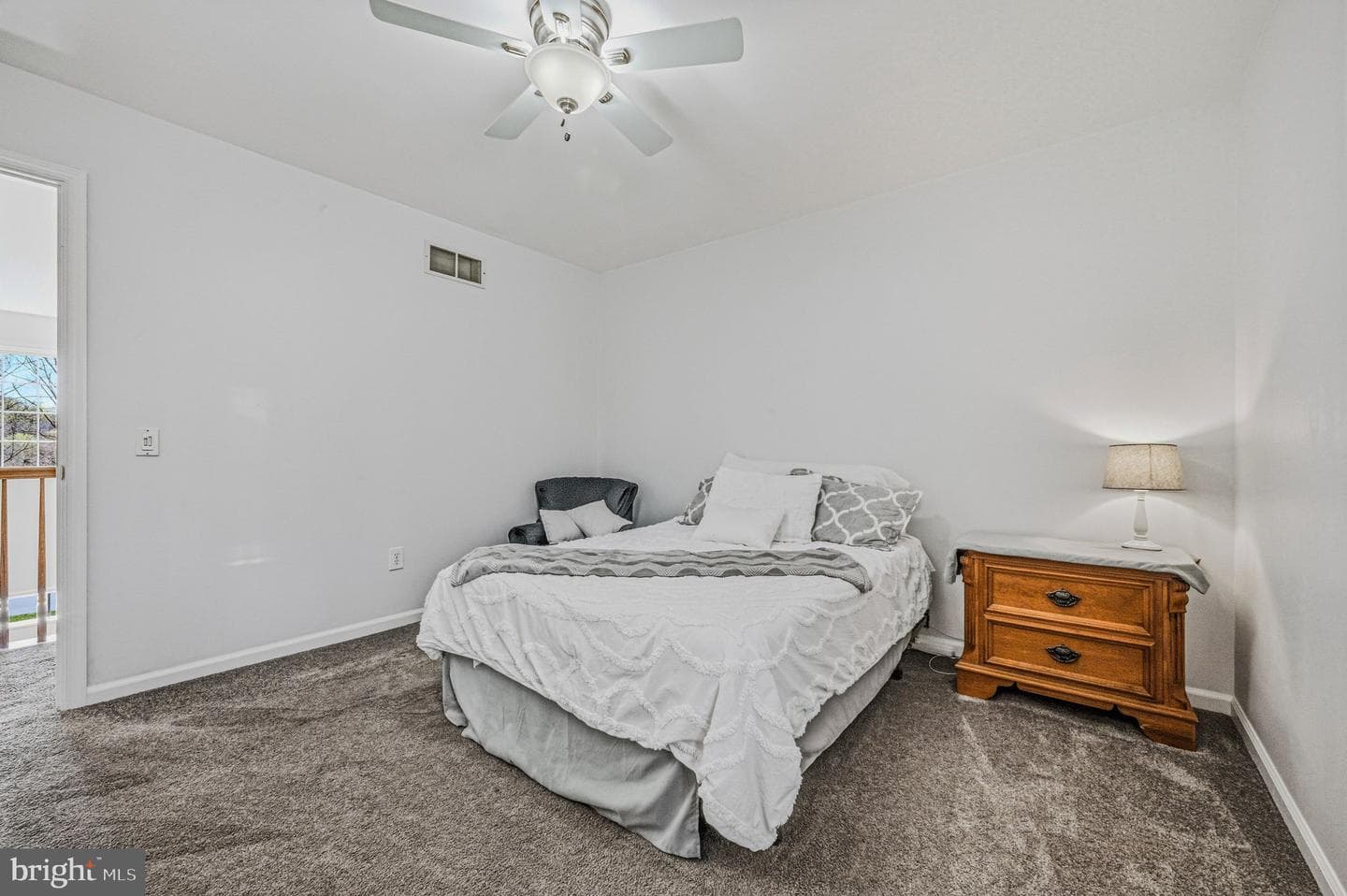 1045 Saint Georges Lane photo 36