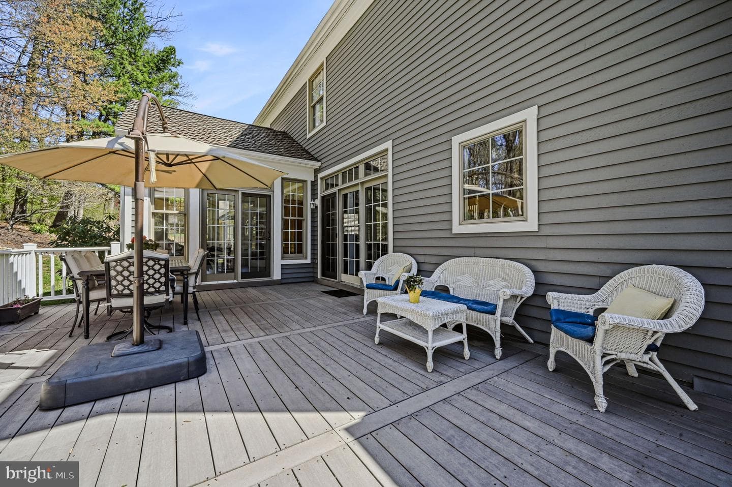 1045 Saint Georges Lane photo 44
