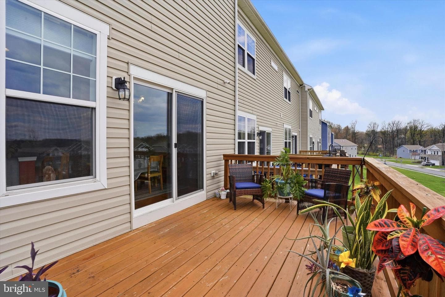 327 Dawson Place photo 11