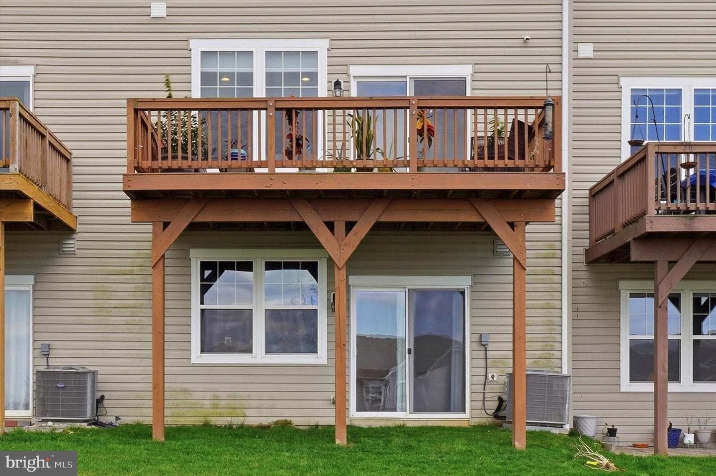 327 Dawson Place photo 23