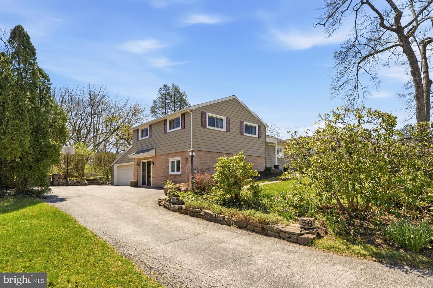 56 Cobblestone Drive photo 2