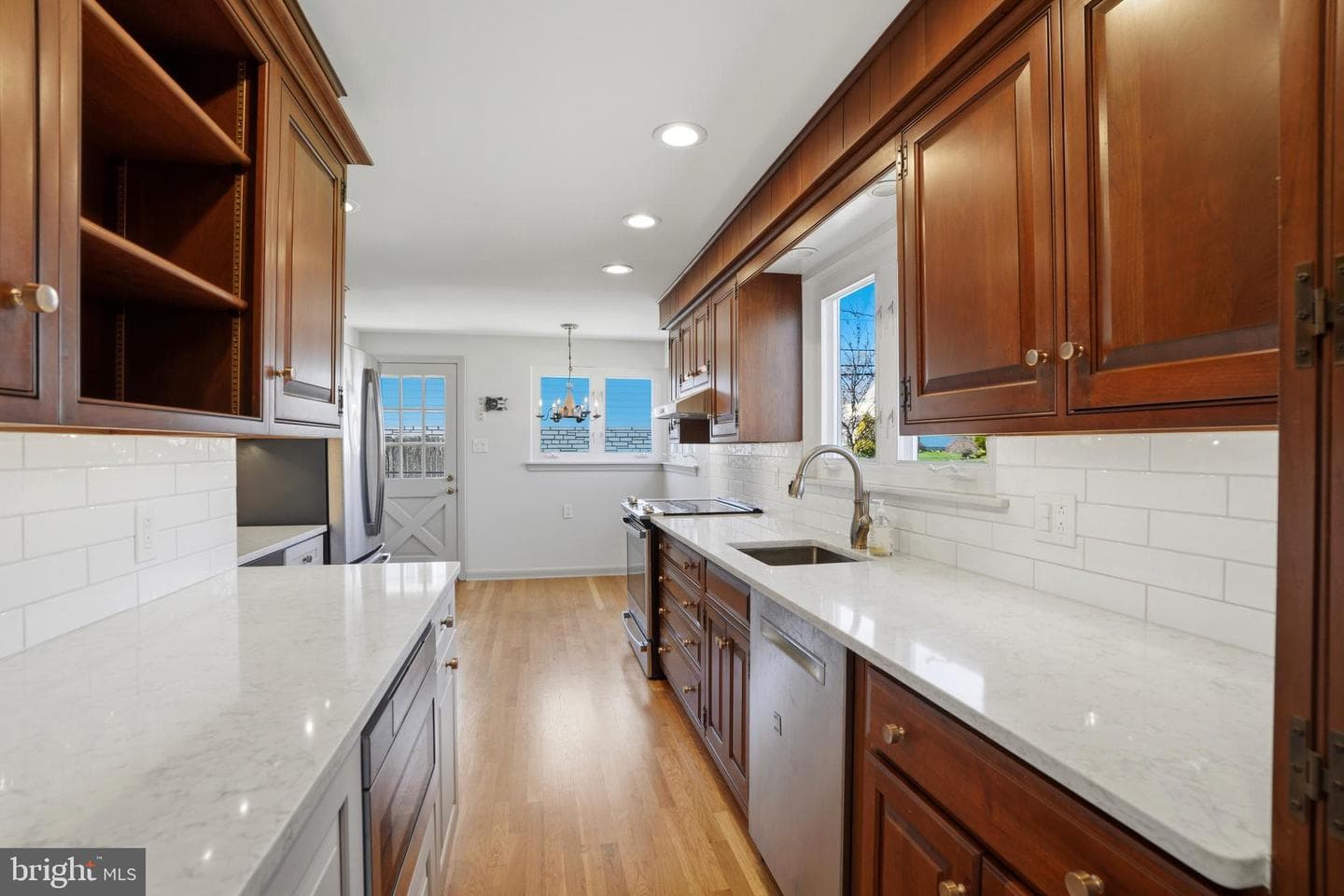 56 Cobblestone Drive photo 4