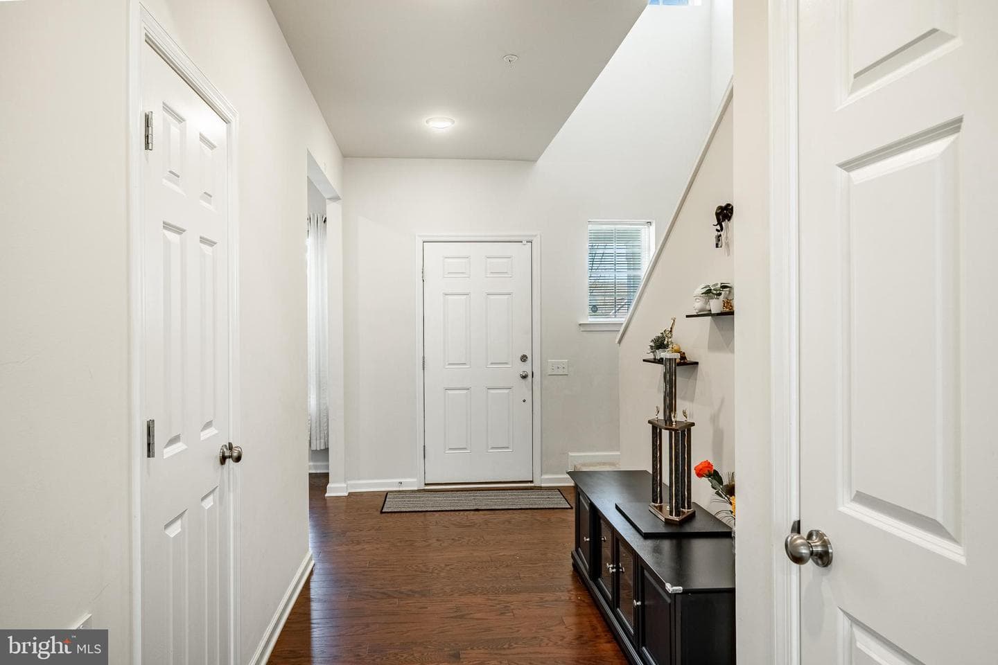 322 Stafford Court photo 3
