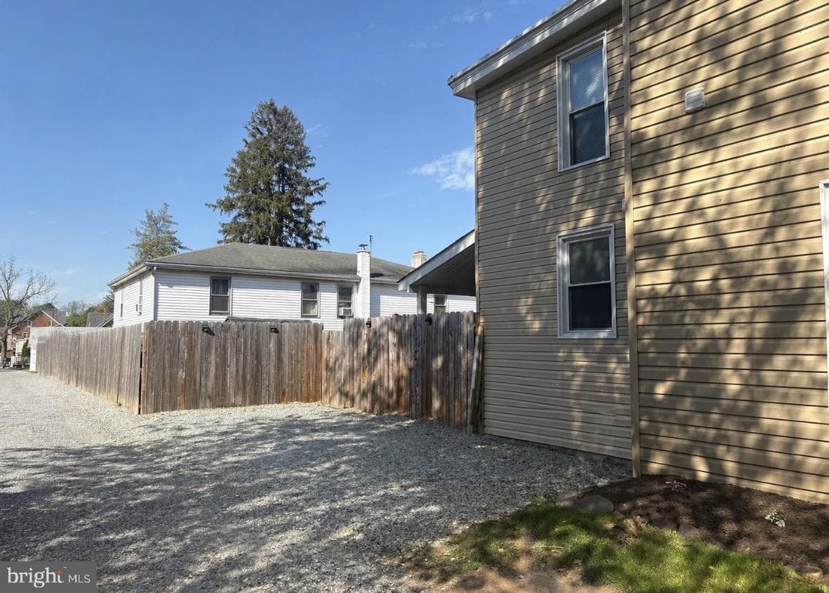 315 Chase Street photo 3