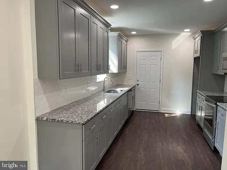 315 Chase Street photo 8