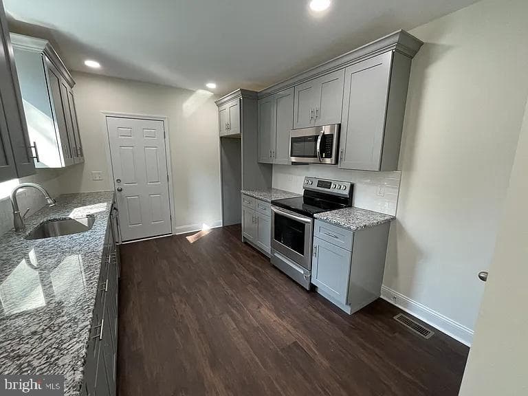 315 Chase Street photo 9