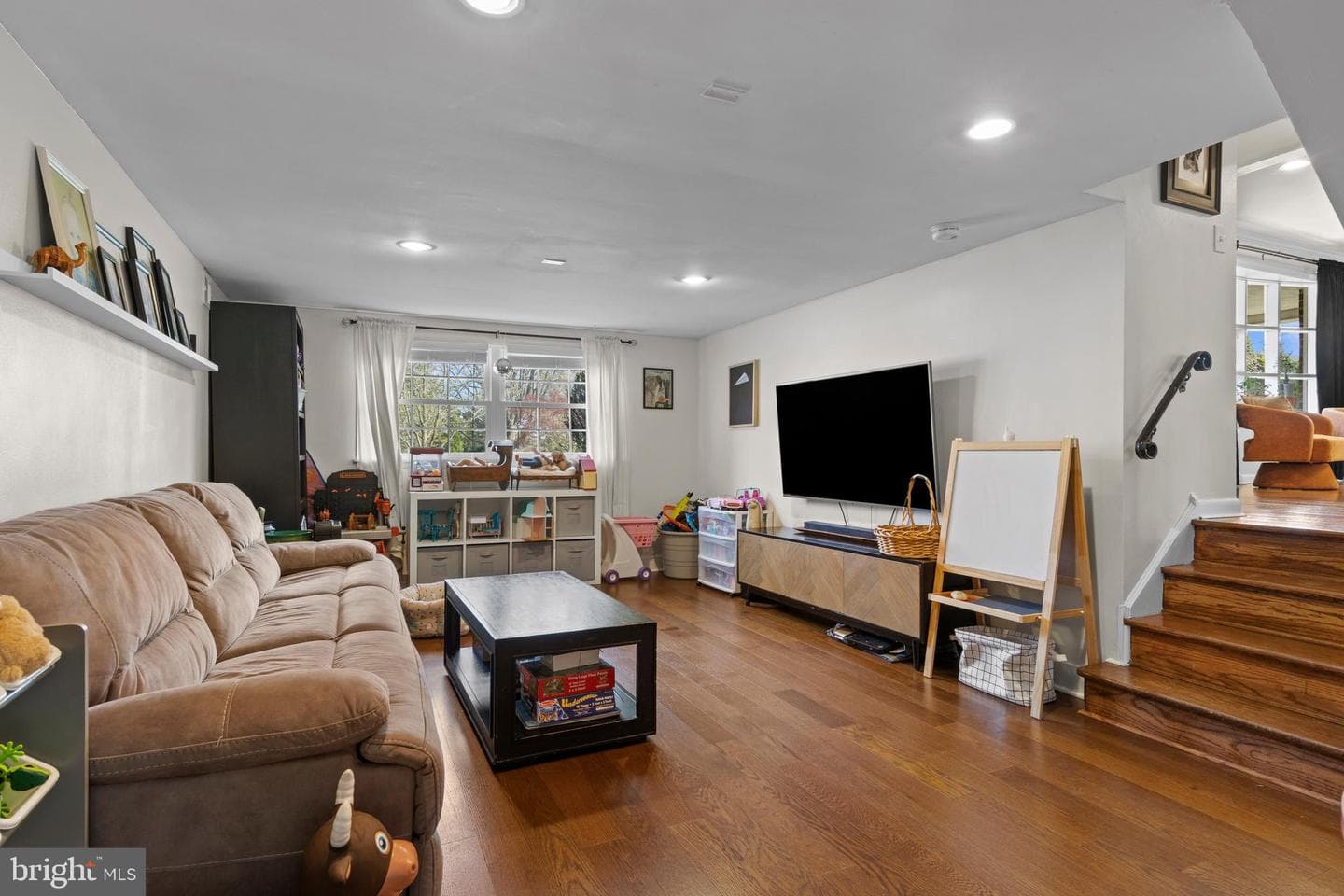 502 Ridge Avenue photo 42
