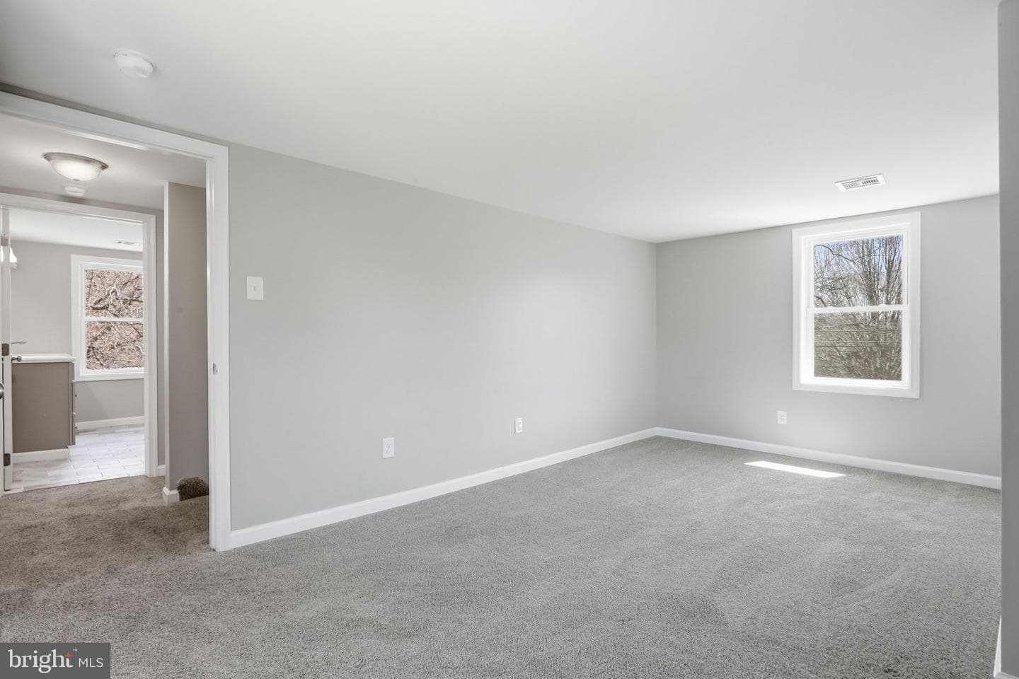 123 E Harmony Road photo 32