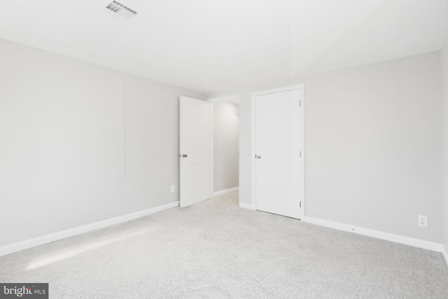 123 E Harmony Road photo 41