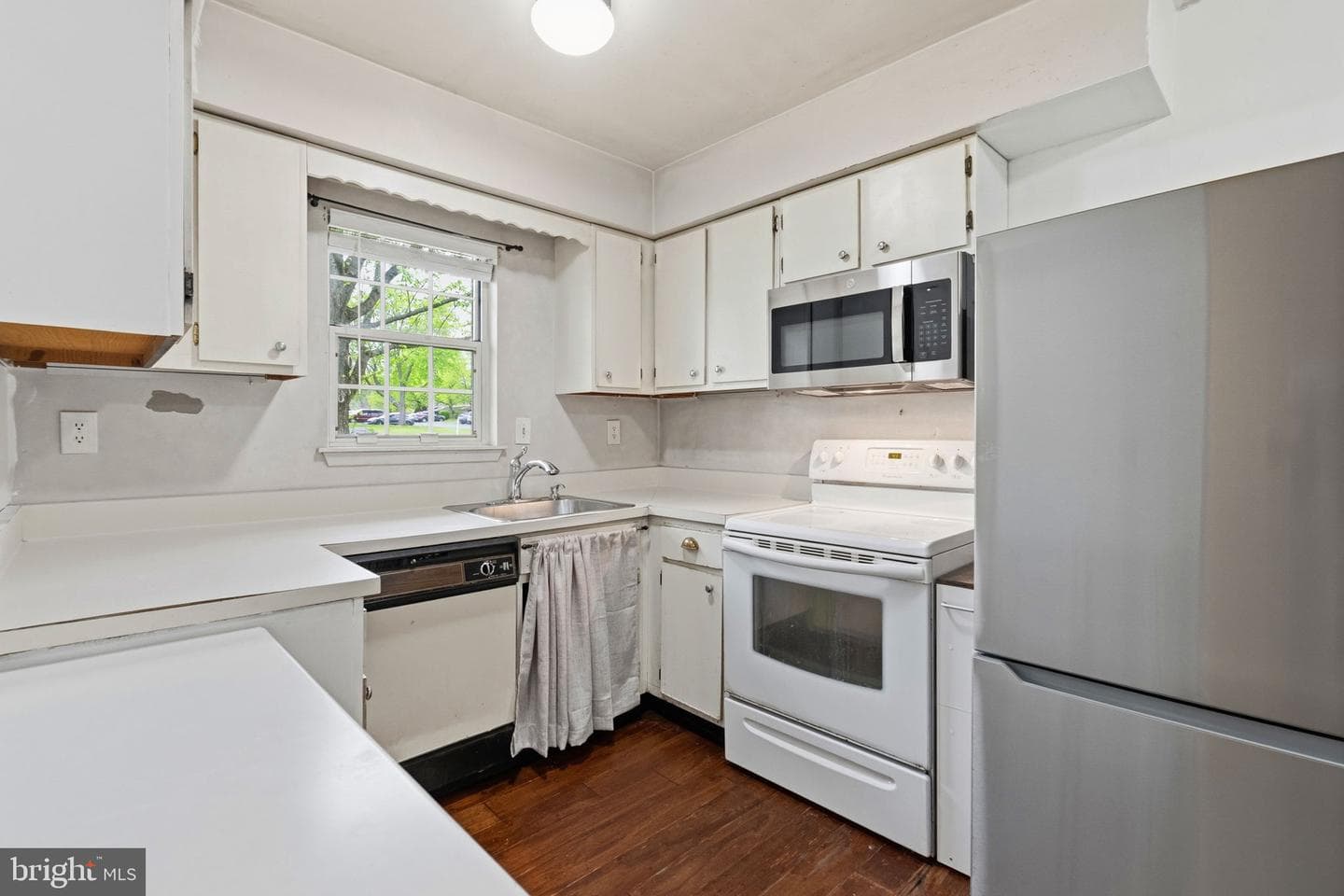 262 Carlyn Court photo 12