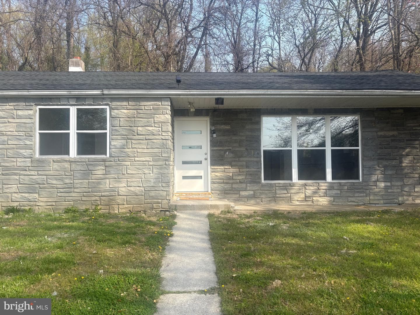633 Coates Street photo 2