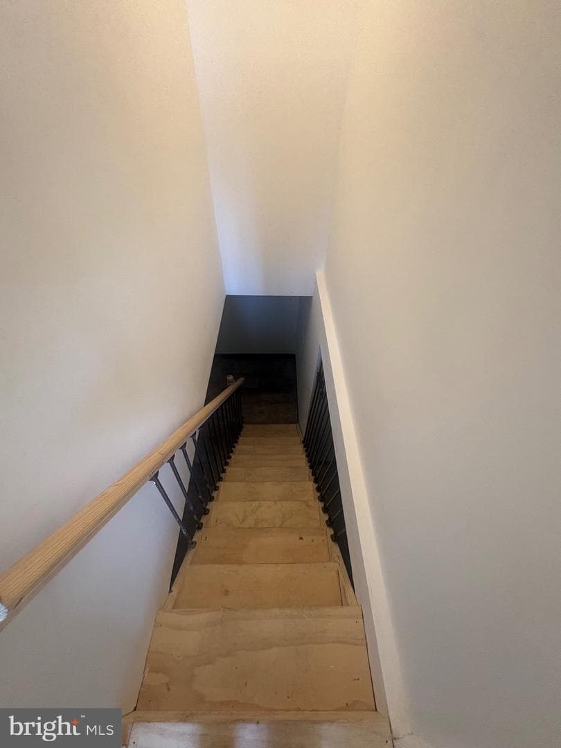 633 Coates Street photo 27