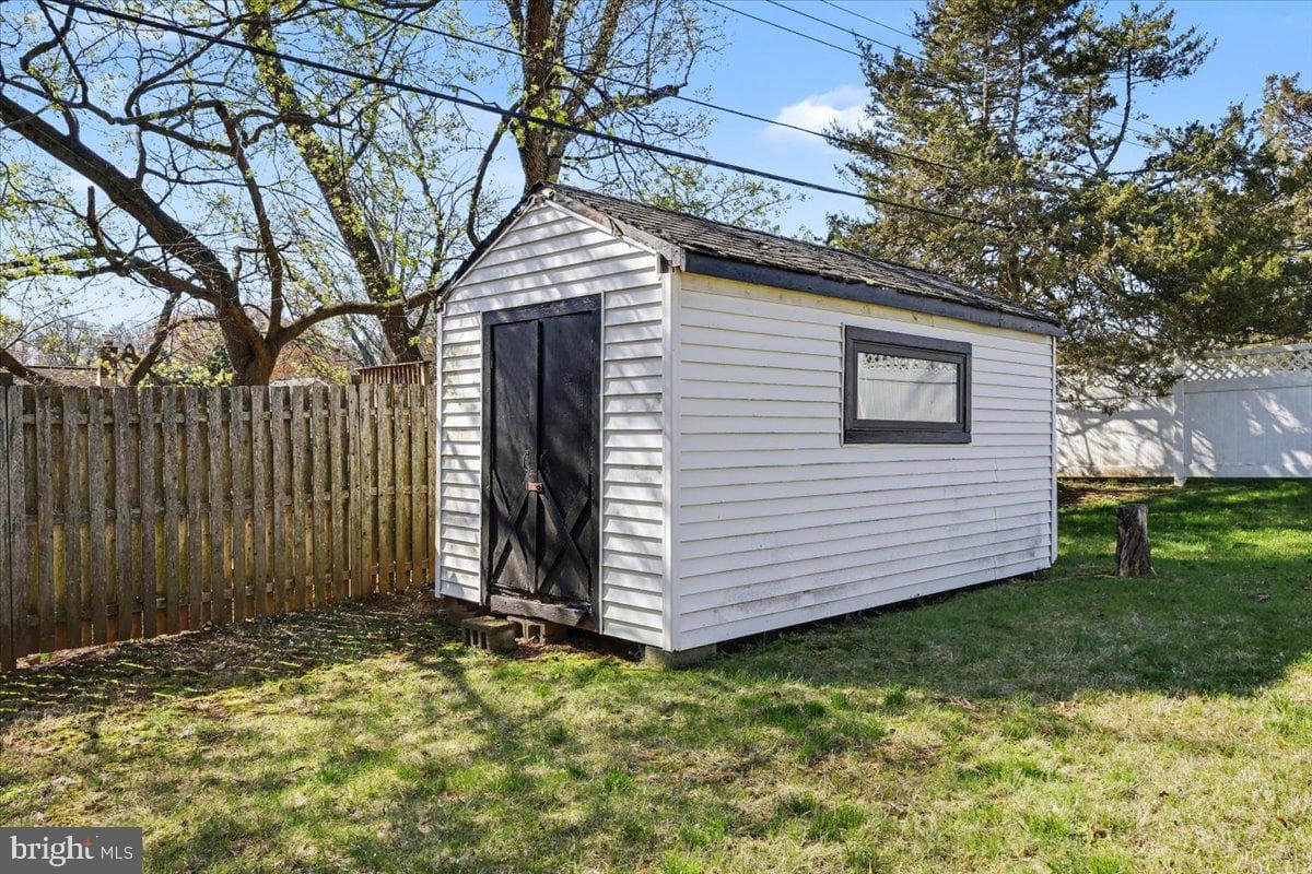 1204 Madison Avenue photo 30