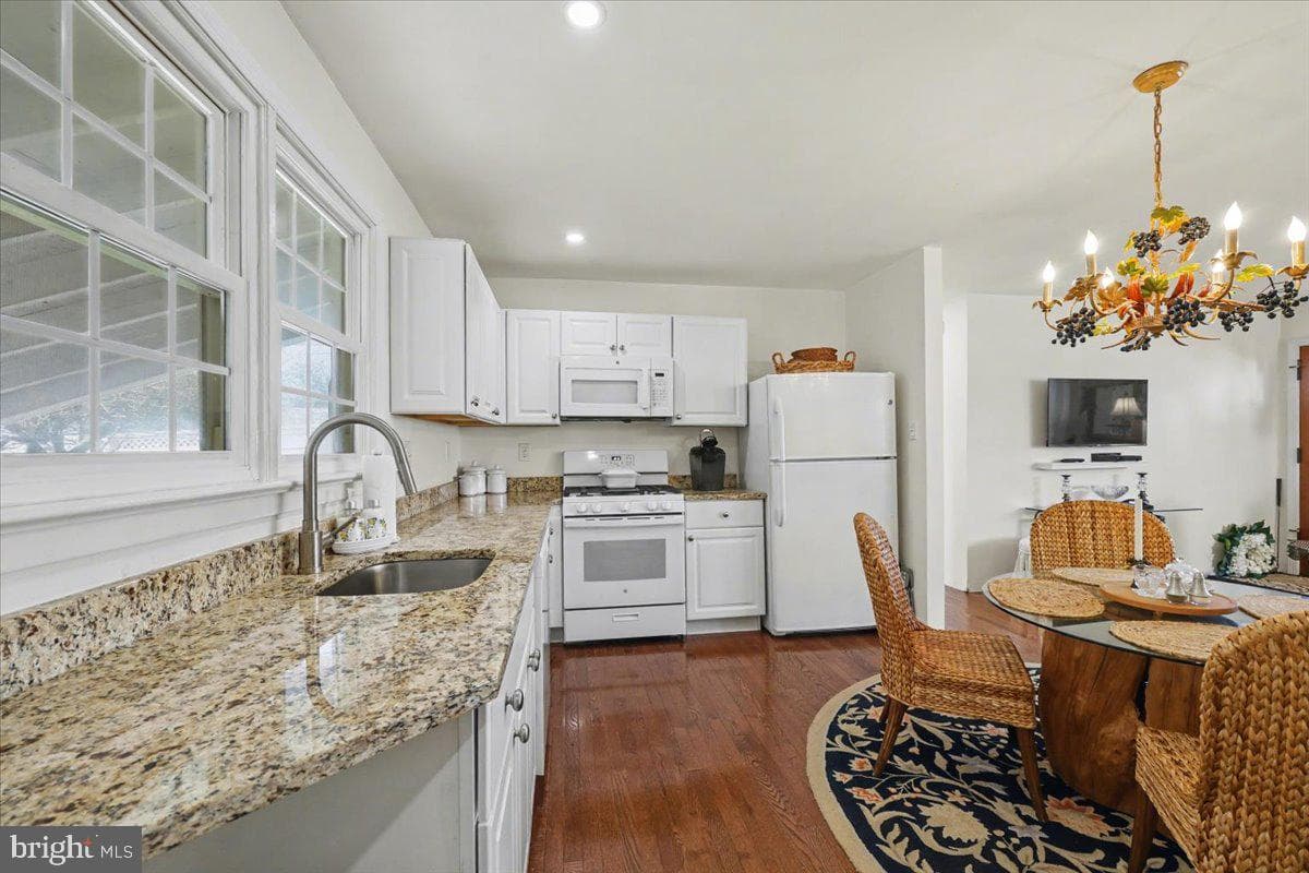 1204 Madison Avenue photo 9