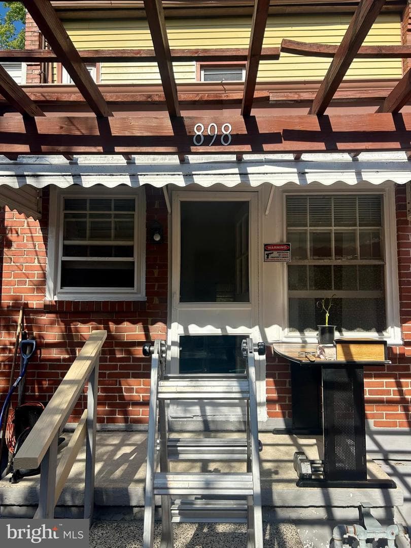 898 Woodlawn Avenue photo 31