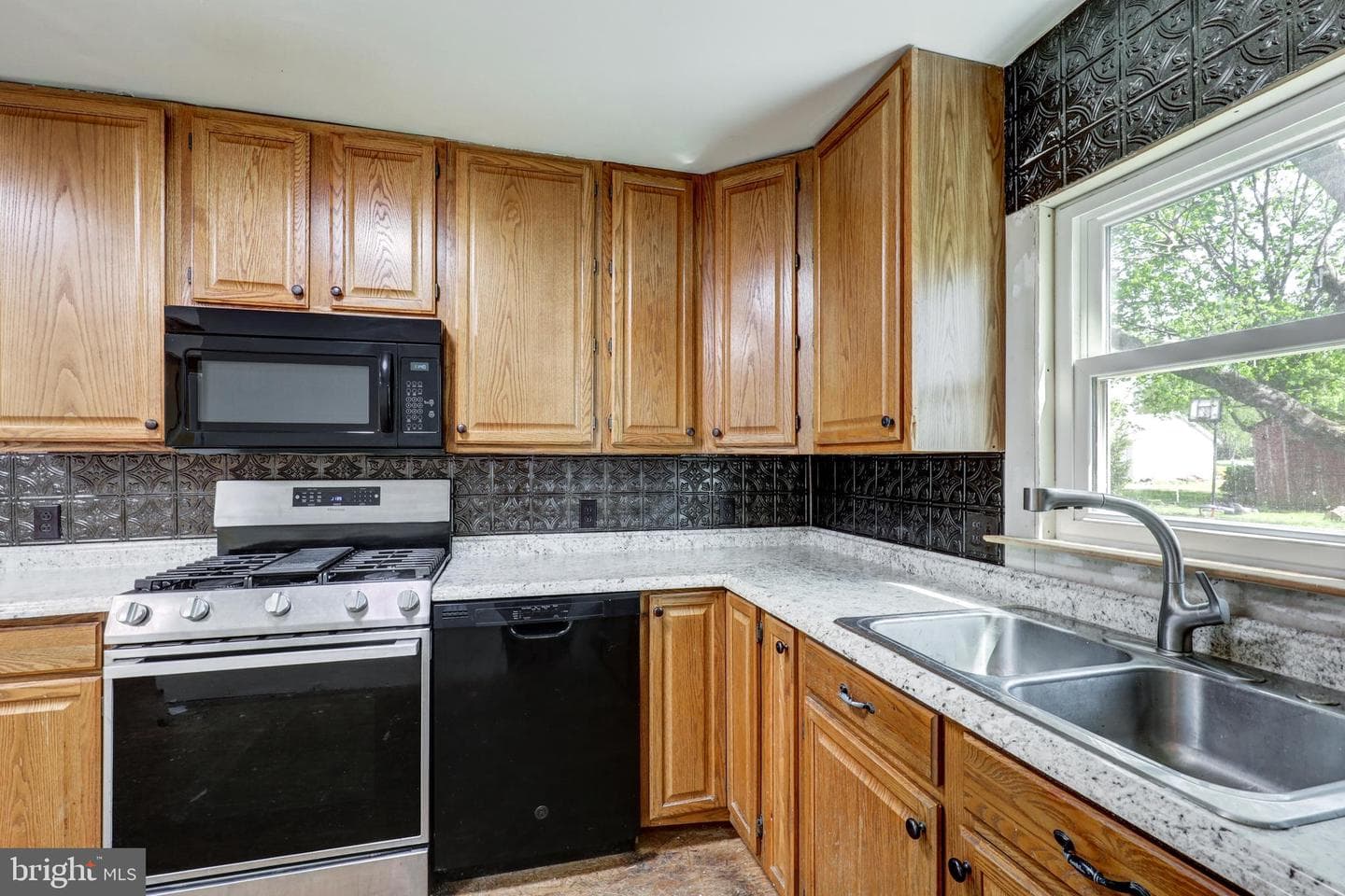 411 Franklin Street photo 15