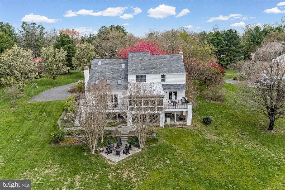 314 Belmont Court photo 6