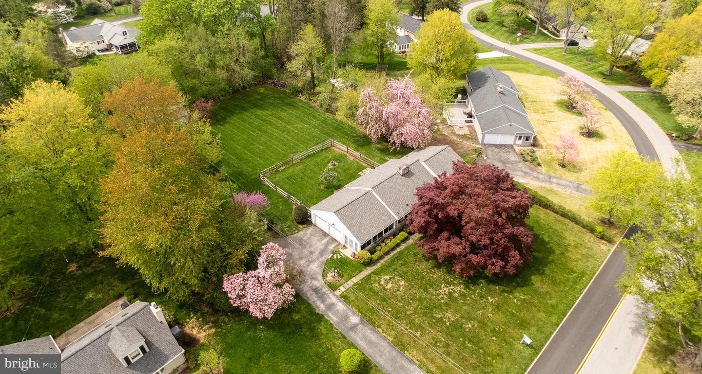 1247 Thomas Road photo 39