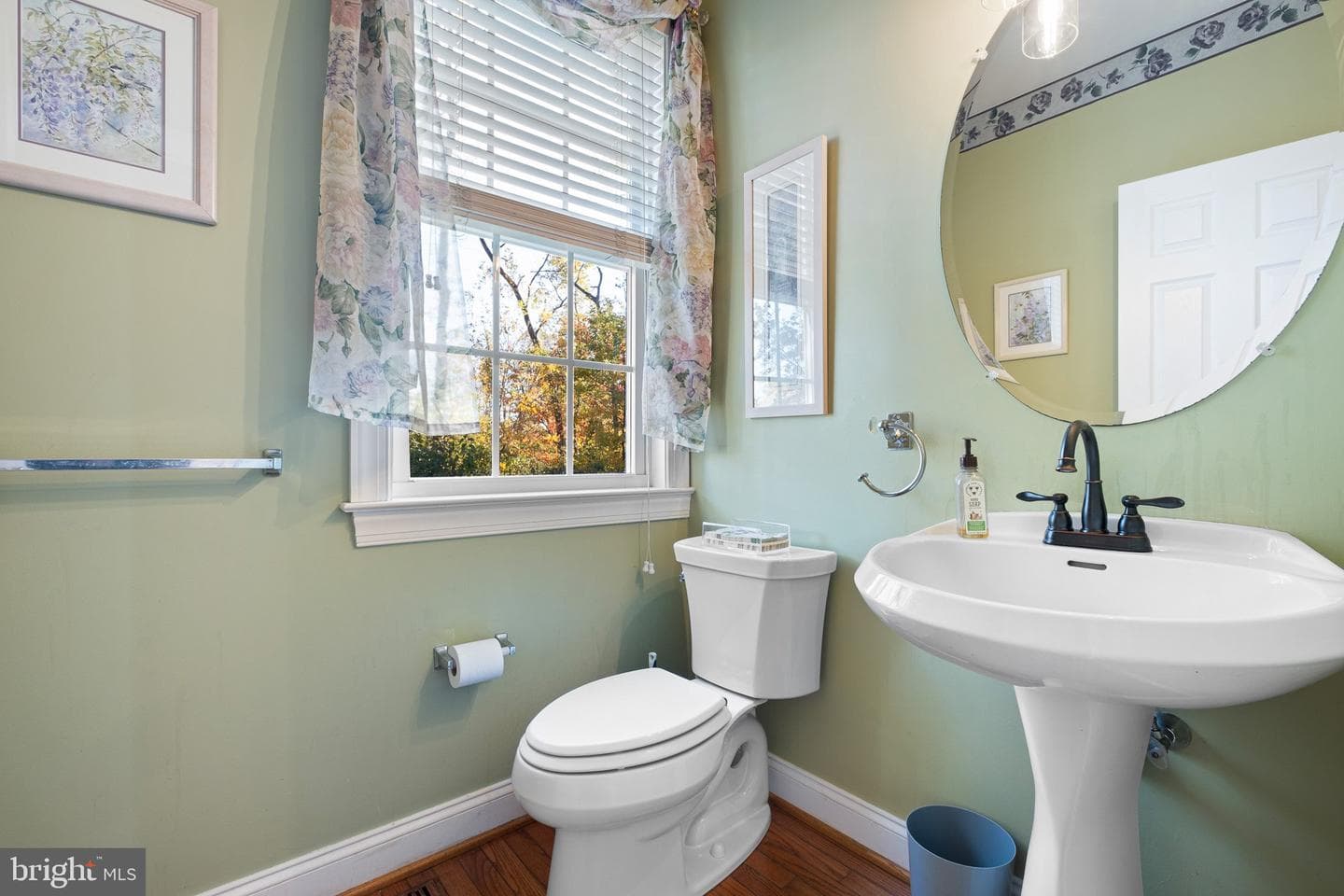 116 Waterfall Lane photo 23