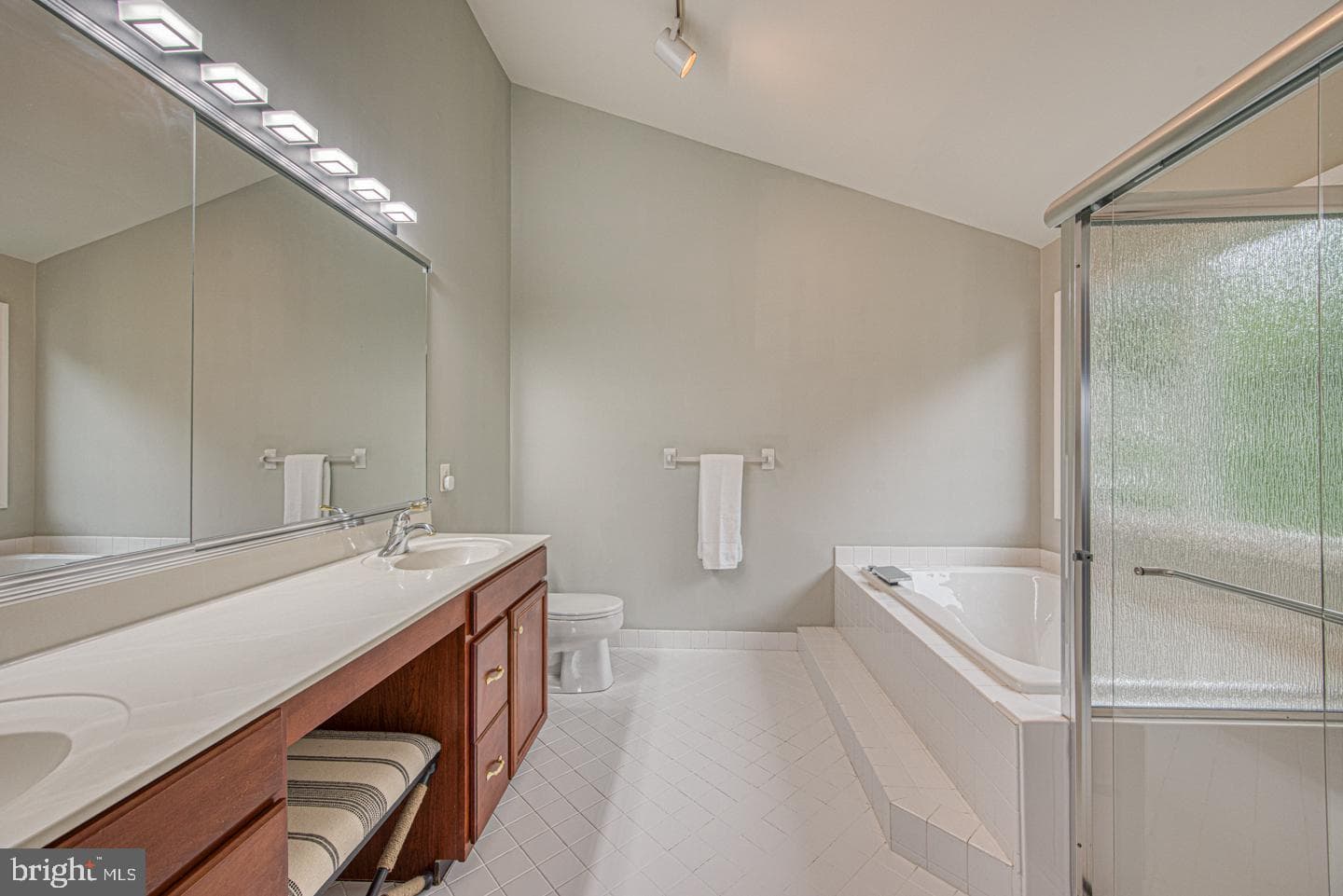 708 Dover Court Place photo 29