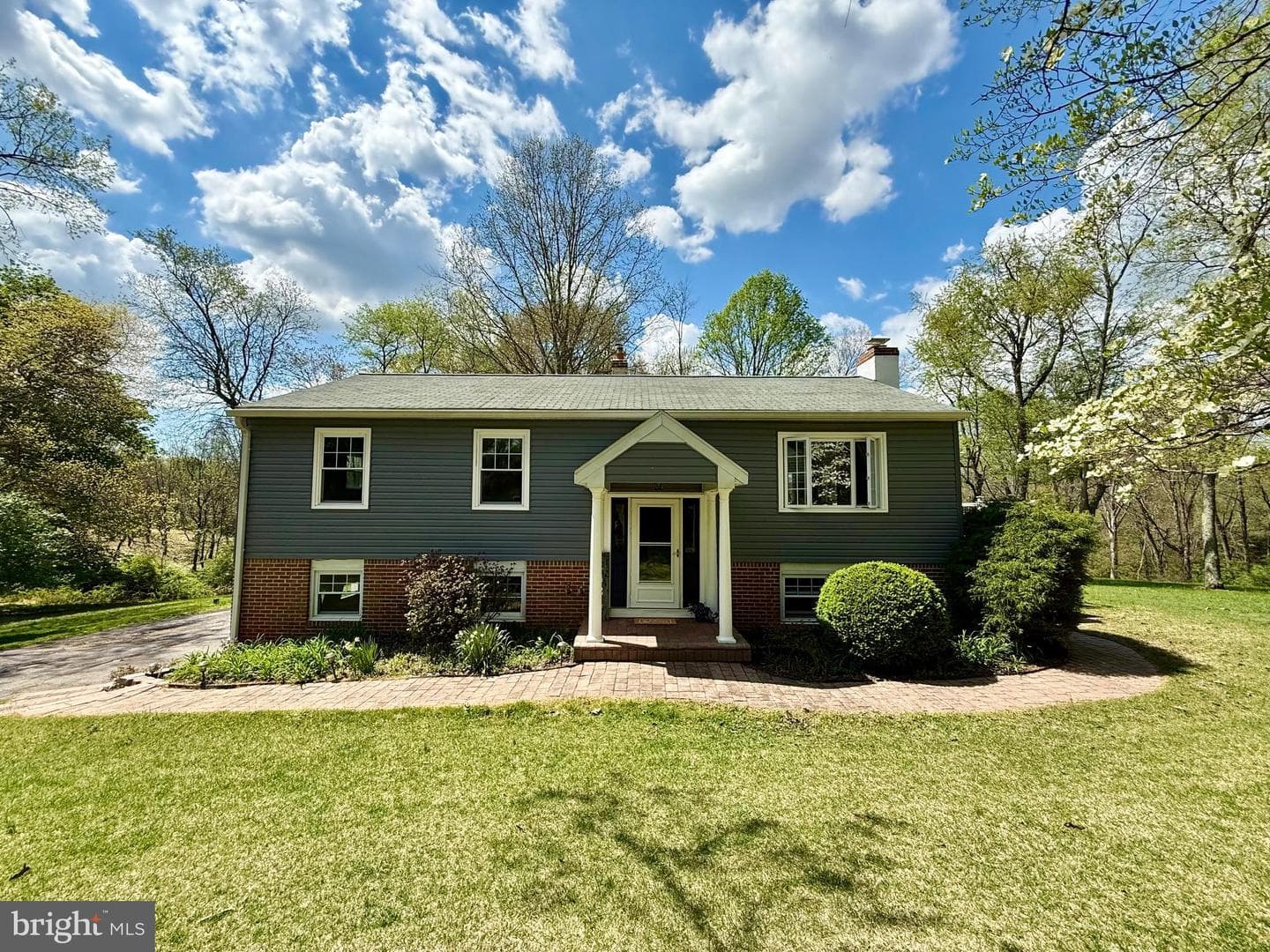 1424 Oakwood Road