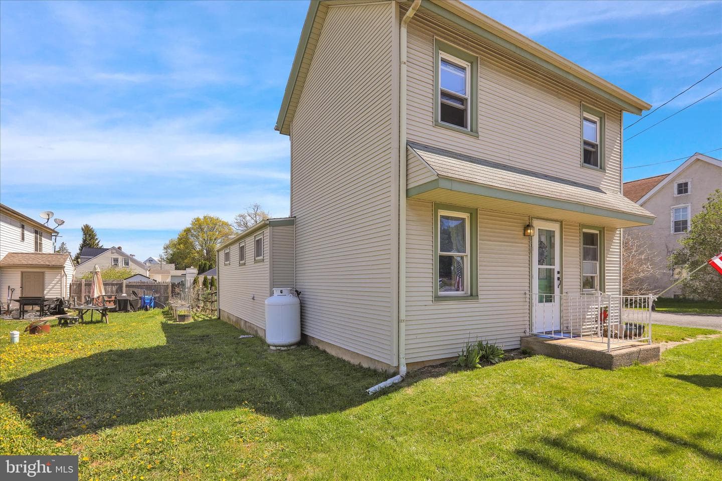 451 James Street photo 2