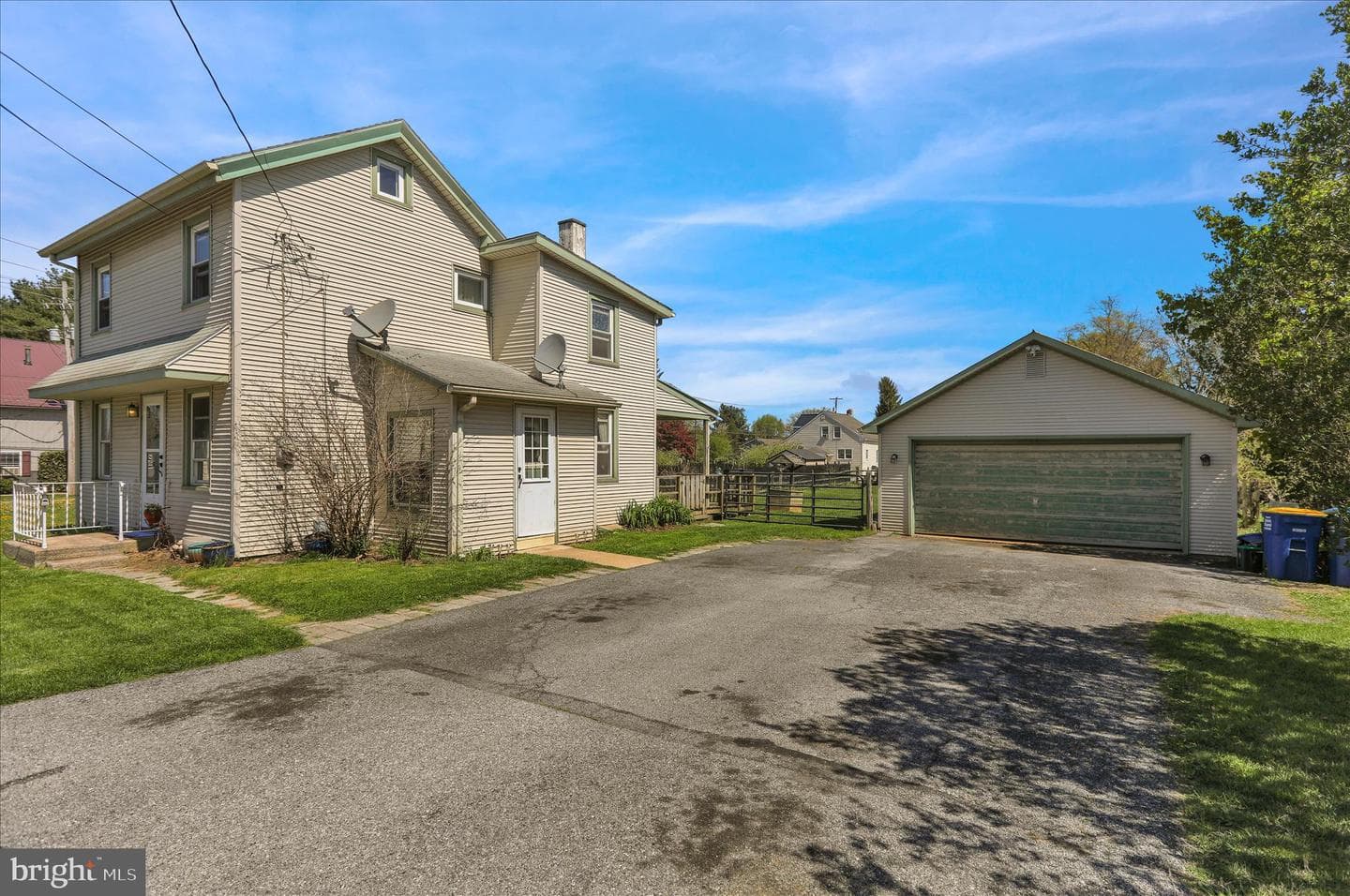 451 James Street photo 3