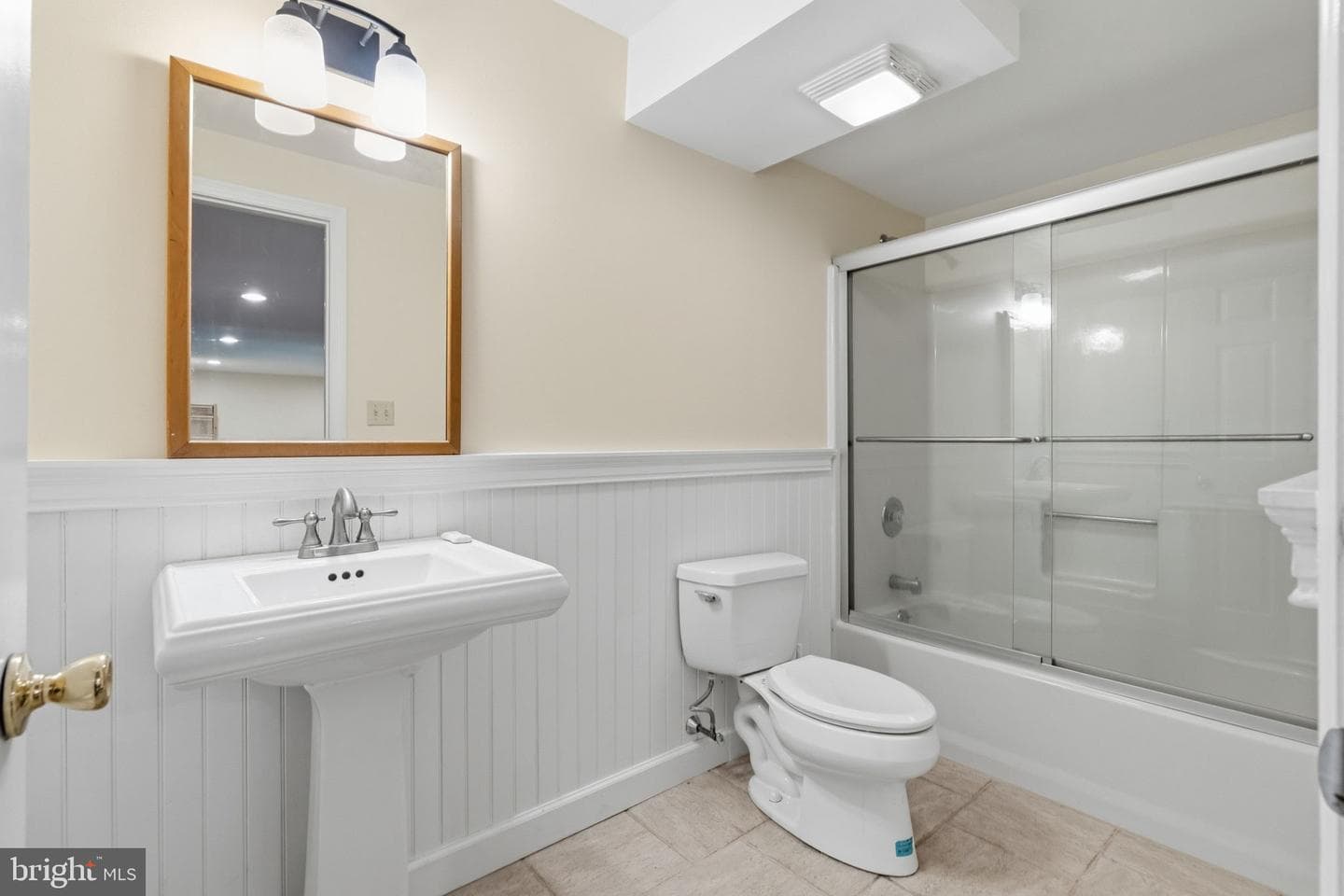 705 Wickersham Lane photo 35