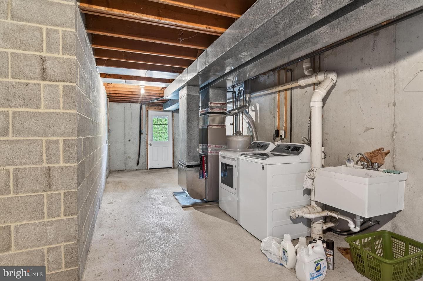 122 Longford Road photo 32
