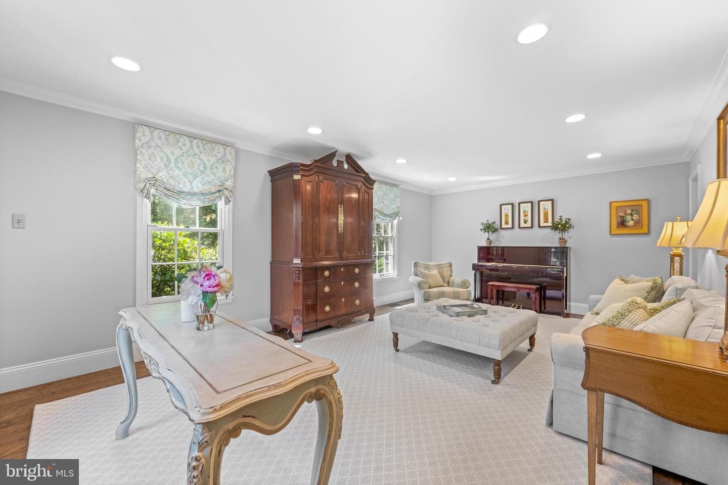 1064 Beaumont Road photo 6