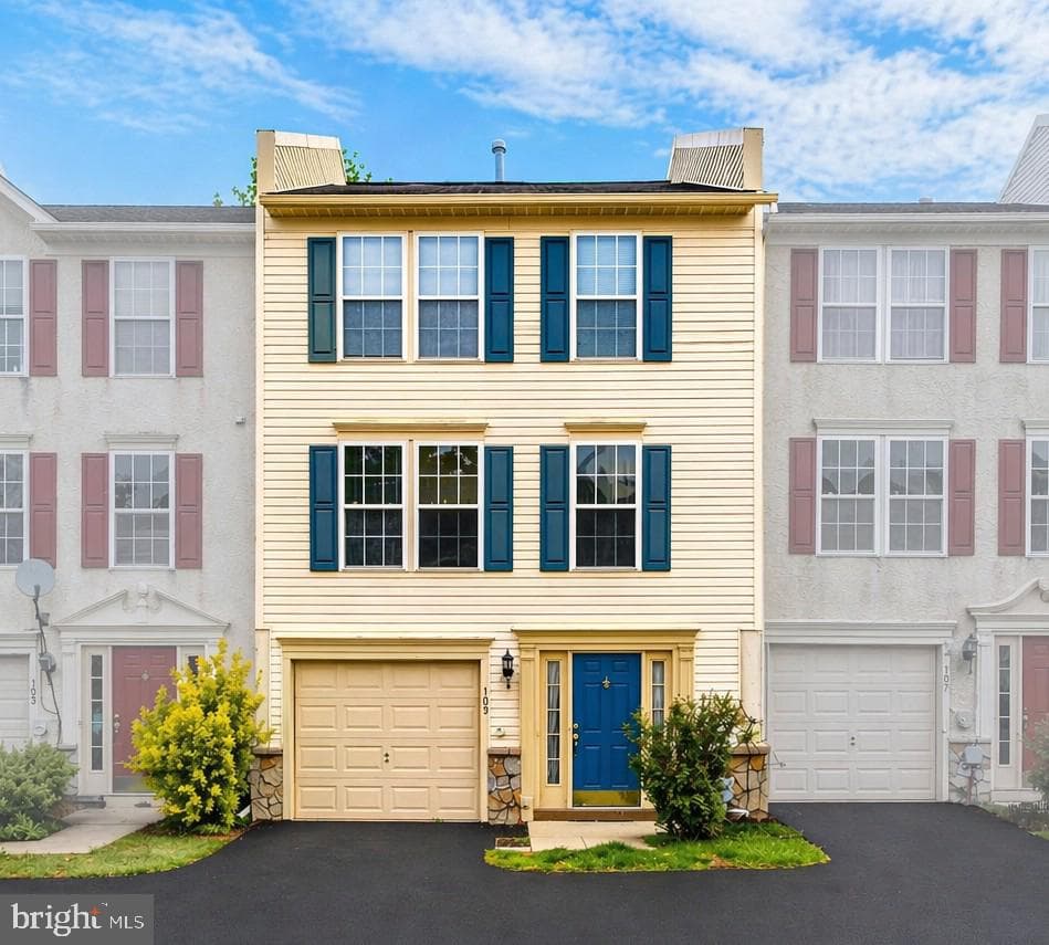 990 Fernhill Road #105