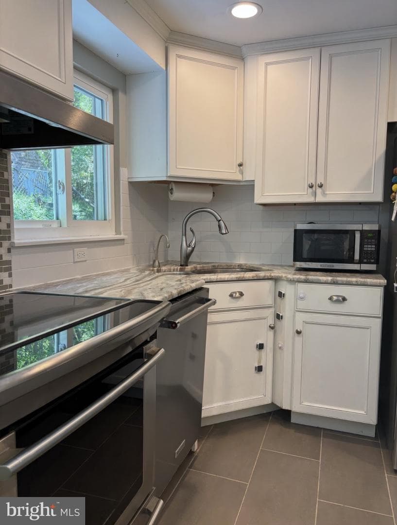 10 Jacqueline Drive photo 11