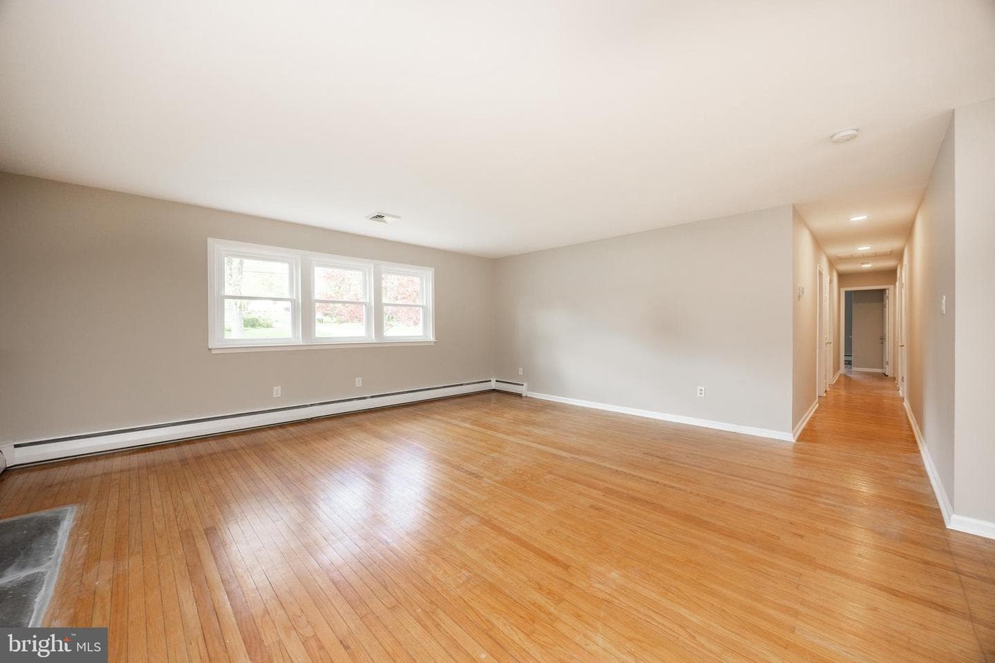560 Norwood Road photo 5