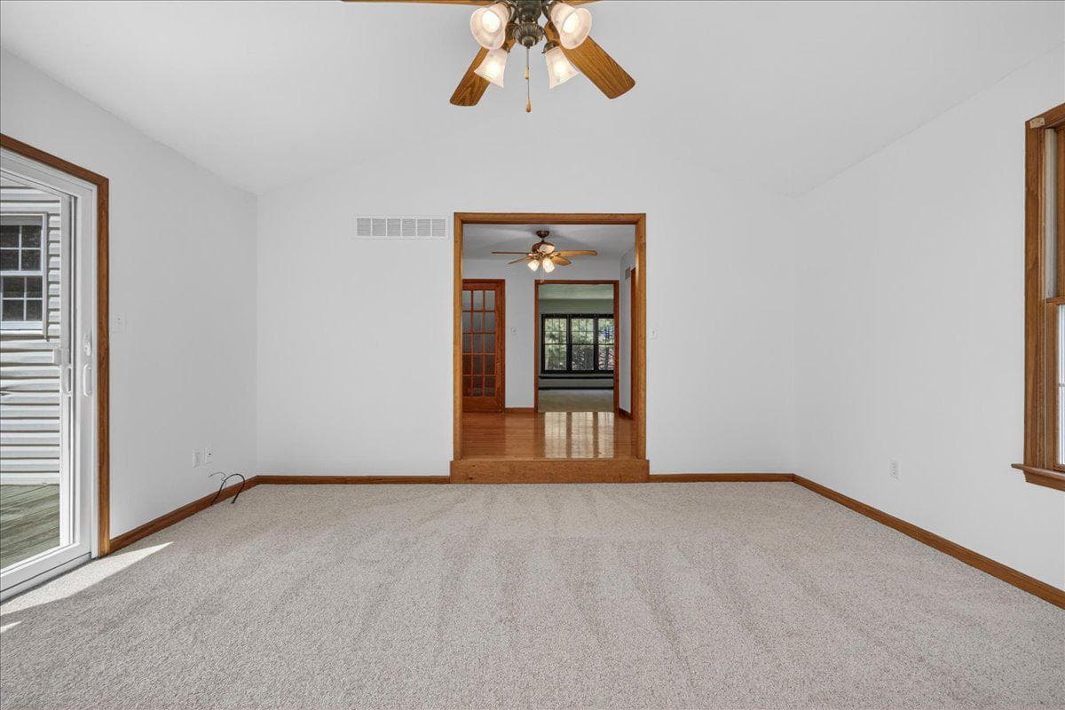 68 Lauren Lane photo 17