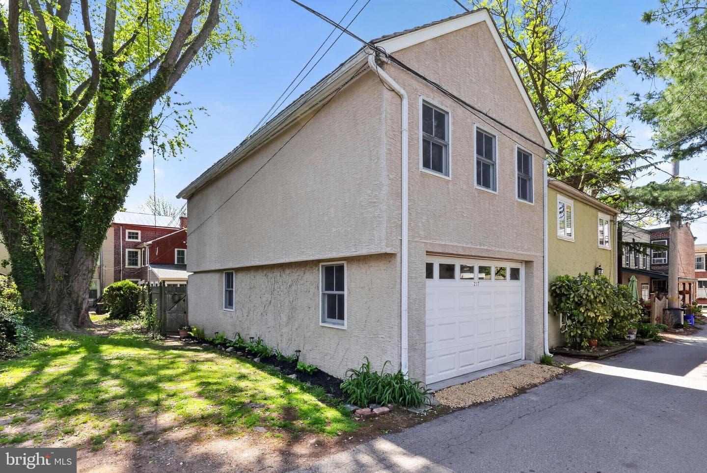 237 W Barnard Street photo 34