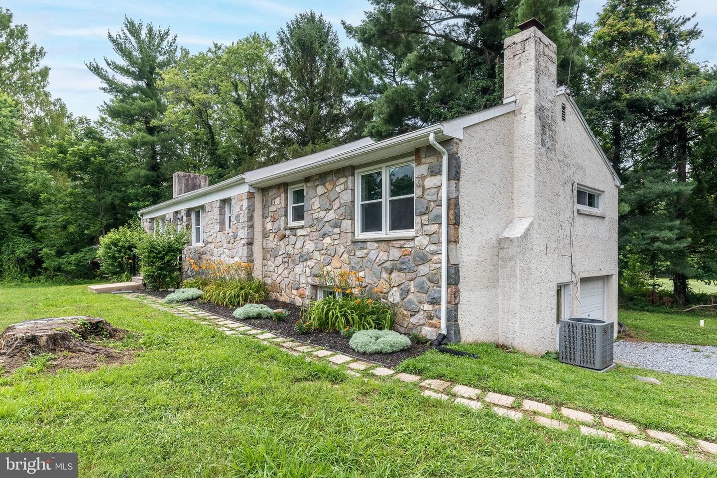 219 Stoney Run Road photo 3