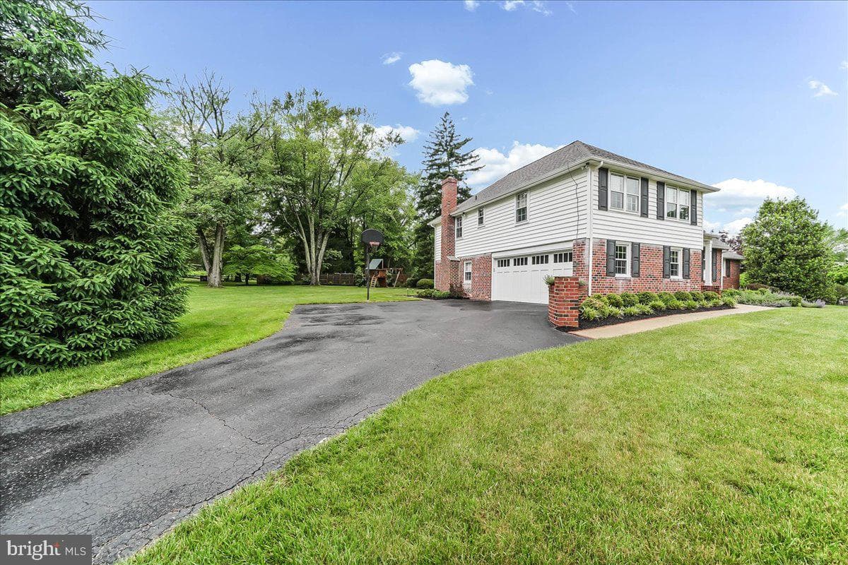 1026 Waltham Road photo 49
