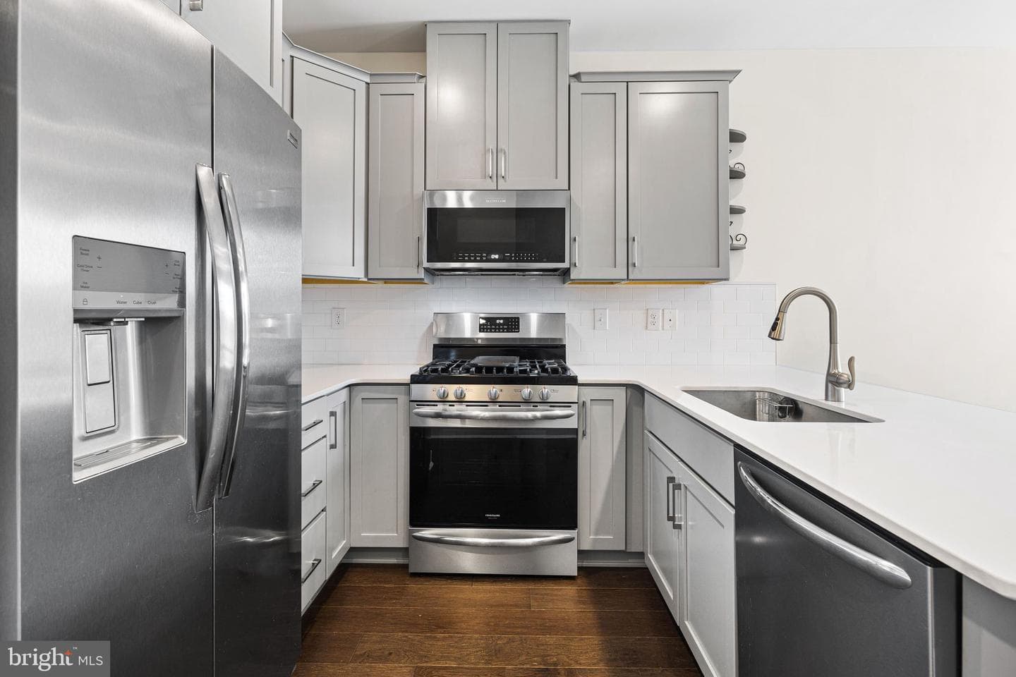 369 Foundry Street photo 7