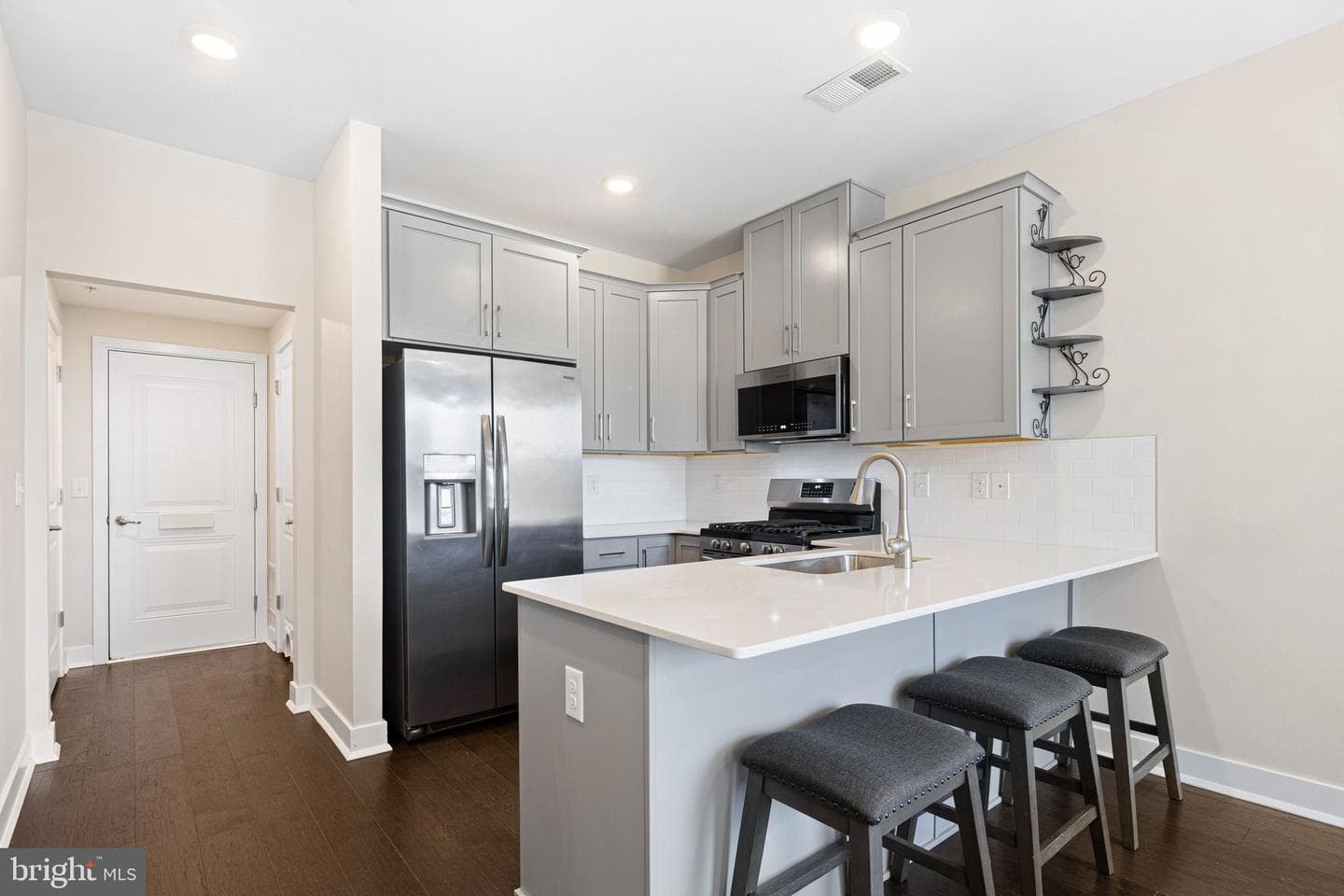 369 Foundry Street photo 8