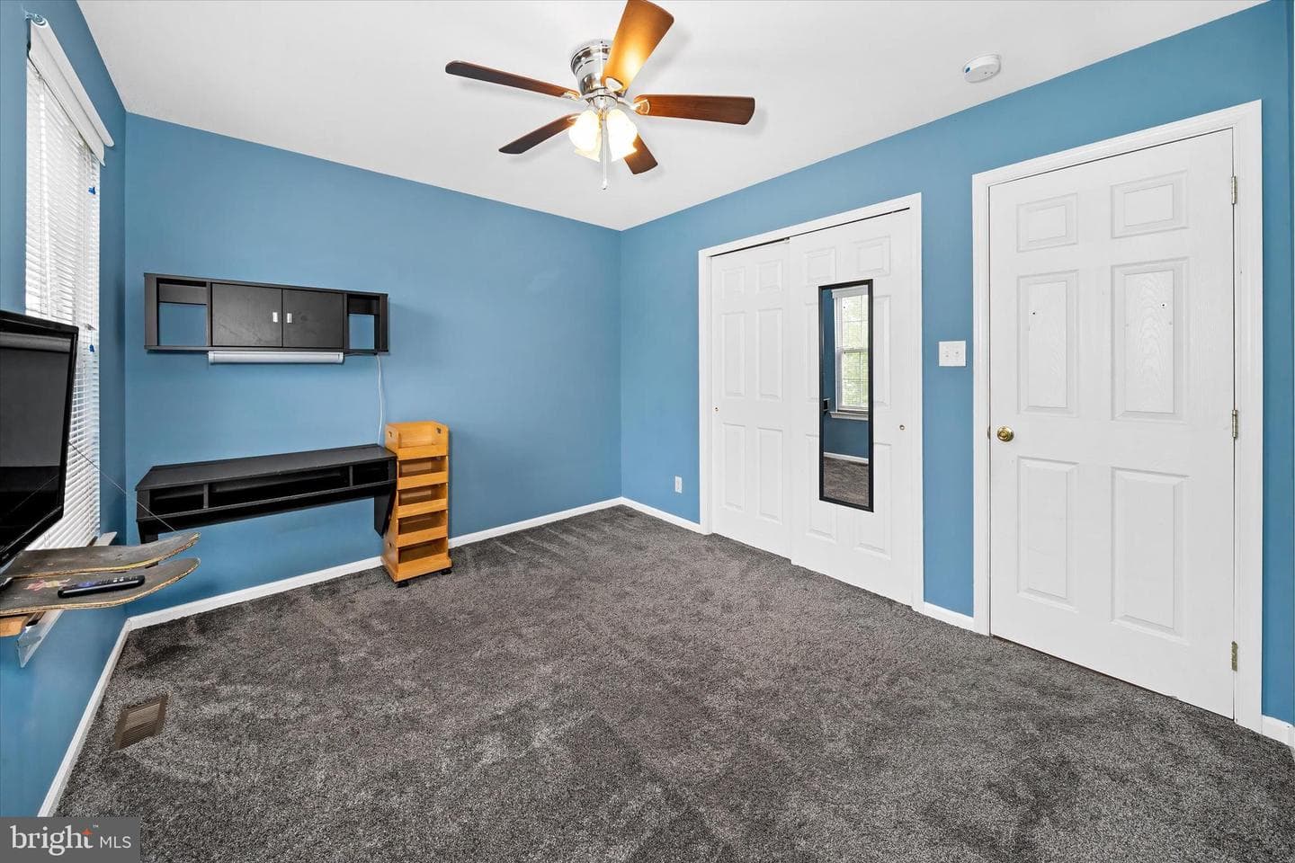 17 Allsmeer Drive photo 36