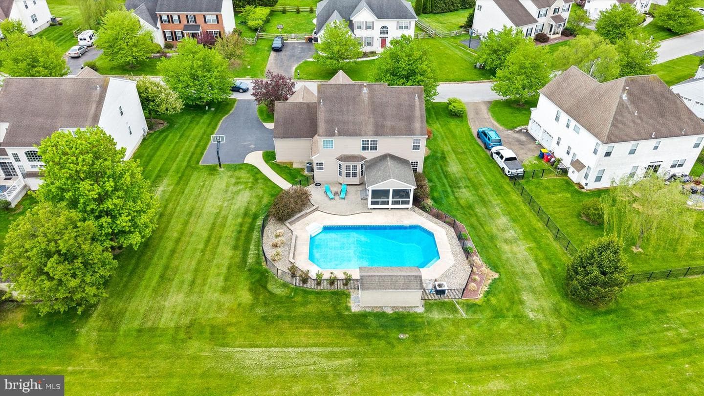 17 Allsmeer Drive photo 8