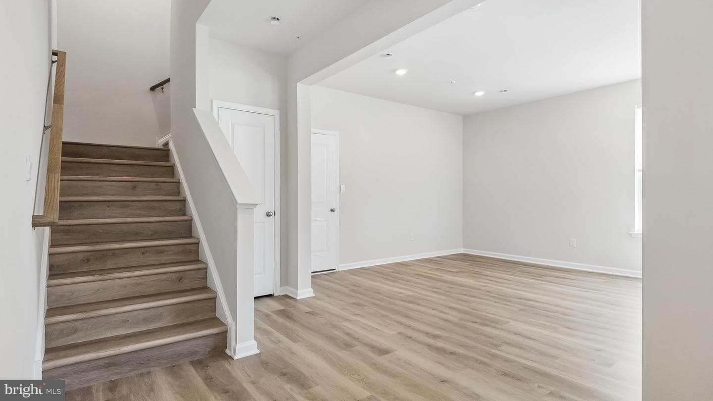 250 Smithworks Boulevard photo 3