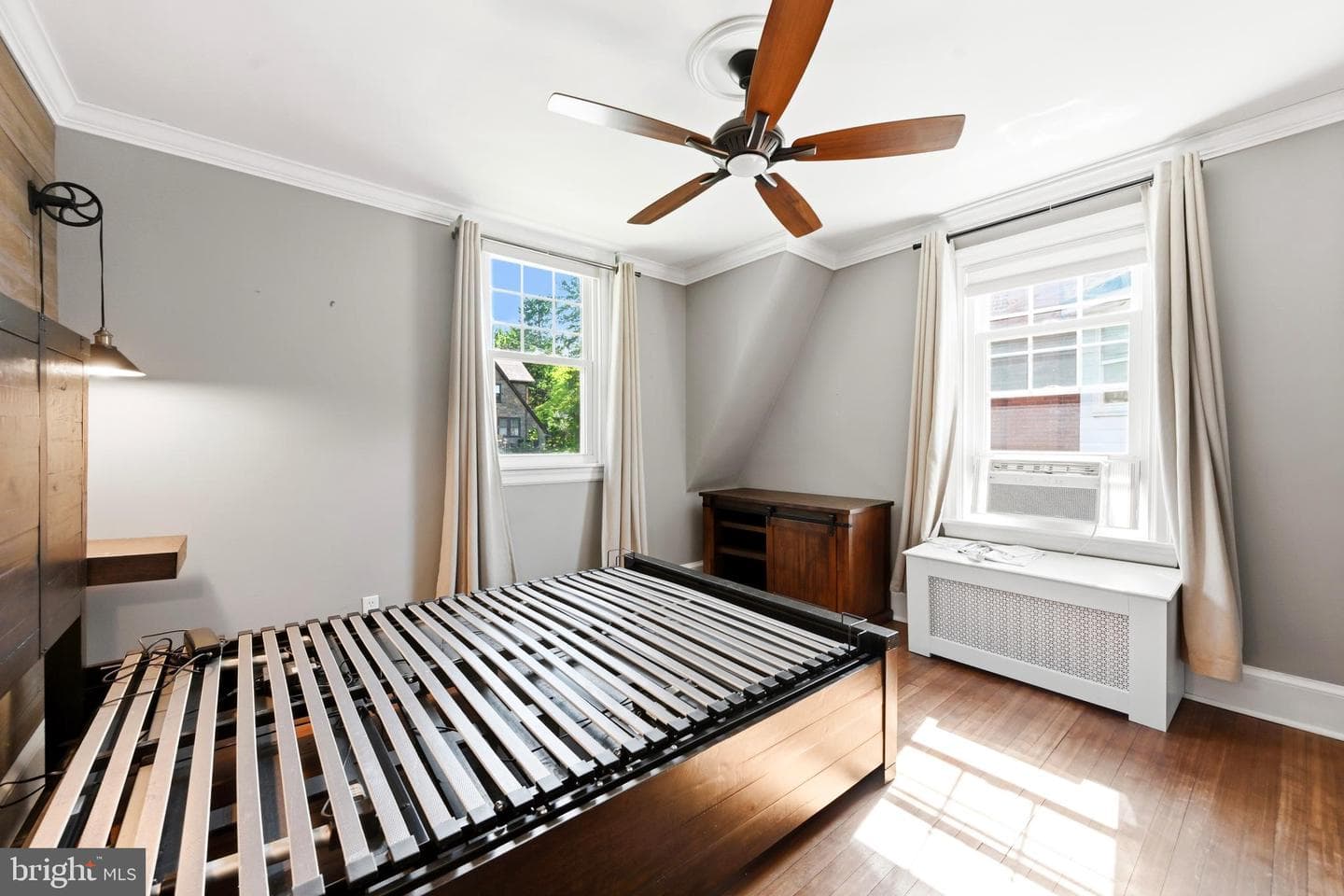 1019 Stirling Street photo 16